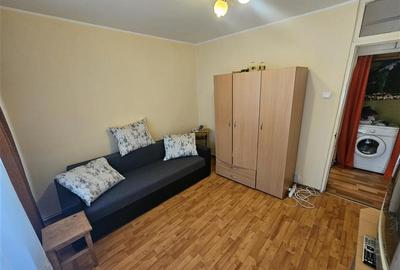 Apartament cu 3 camere decomandat, mobilat în Micro IV - 26