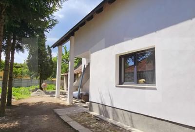 Casă cu 7 camere cu Teren 590 Mp în Semicentral