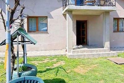 Casă cu 4 camere cu Teren 125 Mp în Central - 1