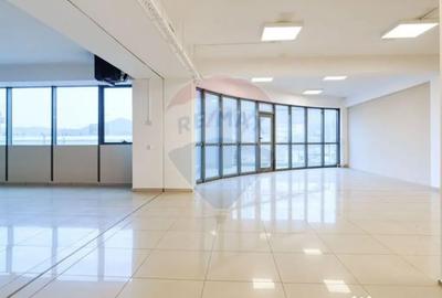 Spațiu comercial, de 1,000 mp, în Calea București - 5