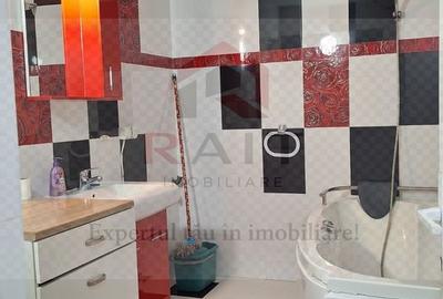 Casă cu 4 camere cu Teren 100 Mp în Central - 15
