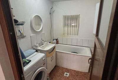 Casă cu 3 camere în Schitu Golești