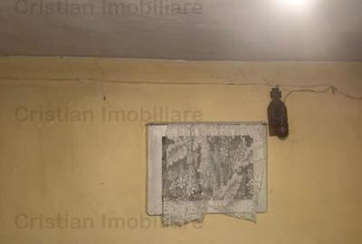 Teren 380 mp cu casa demolabila Chercea latime 17m ,132 eur - 9