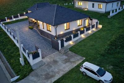 Vila design,Sancraiu de Mures,curte generoasa si flexibila,acces optimizat: FILM - 2