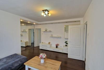 Apartament cu 2 camere semidecomandat, mobilat în Progresul - 1