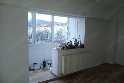 Apartament cu 2 camere decomandat în Noua - 3