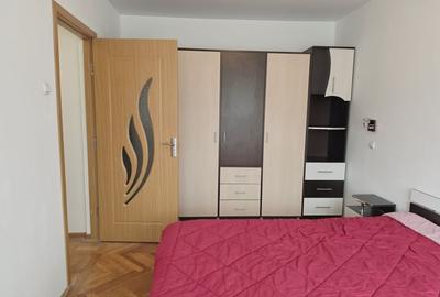 Apartament cu 3 camere semidecomandat, mobilat în Astra - 17