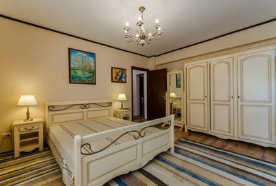 Apartament cu 3 camere decomandat, mobilat în Calea Dumbrăvii
