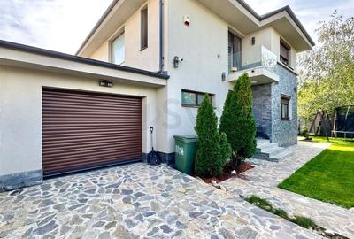 Casă individuală cu 5 camere cu Canalizare în Central