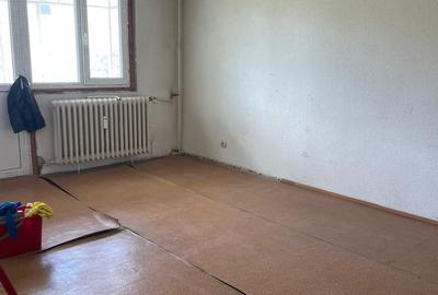 Apartament cu 2 camere decomandat în Republicii