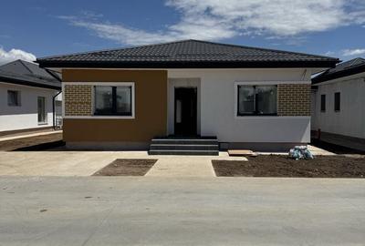 Casă cu 4 camere în Tunari - 3