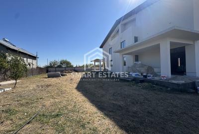 VANZARE VILA DARVARI | DOMNESTI -CIOROGARLA | 7 CAMERE - TERASE LA CHEIE - 9