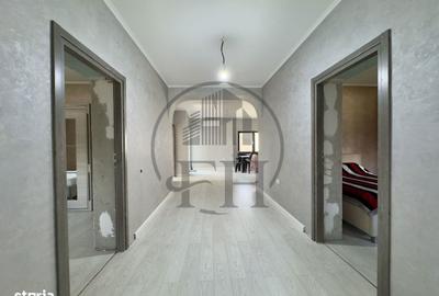 Casă cu 4 camere cu Teren 2561 Mp în Cobadin - 1