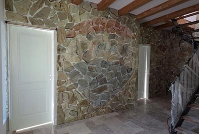 Casă cu 4 camere în Valea