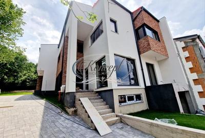 Duplex cu 4 camere în Câmpului