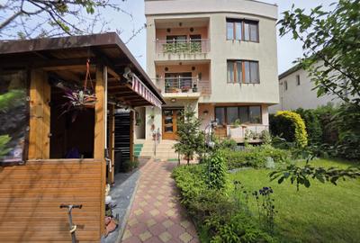 Casă cu 3 camere cu Teren 200 Mp în Central