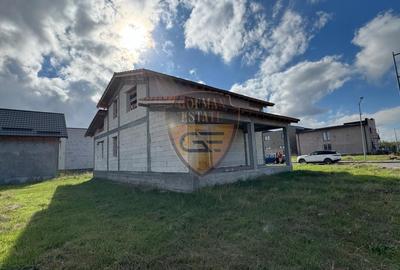 Casa 4 camere, P+M , Valul lui Traian, la gri teren 337 mp, garaj - 5