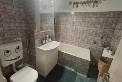 Apartament 3 camere decomandat 2 balcoane pivnita zona Valea Aurie - 5