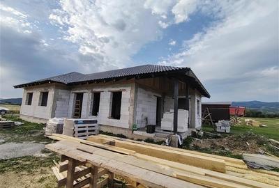 Case familiale la rosu in Lazarea, jud. Harghita - 2