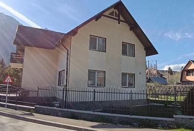 Casă cu Teren 300 Mp în Central - 4