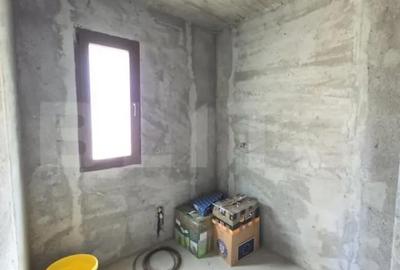 Casă cu 4 camere cu Teren 500 Mp în Central - 3