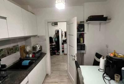Vand apartament 2 camere decomandat in Brazda - 1