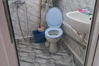 Garsonieră decomandată în Titan