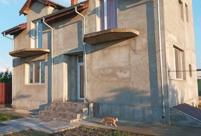 Casă cu 6 camere cu Teren 1000 Mp în Șofronea - 4