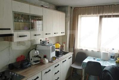 Apartament cu 2 camere semidecomandat în Micro 4 - 7