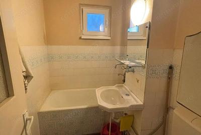 Apartament cu 3 camere semidecomandat în Dâmbu Pietros - 1