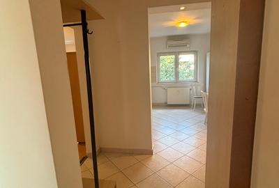 Inchiriere apartament de 3 camere - 8