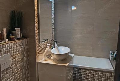 Apartament cu 3 camere decomandat în Tudor - 2