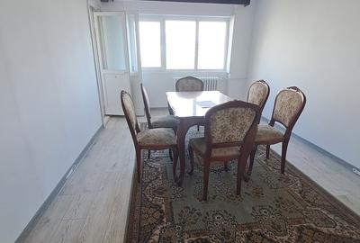 Apartament cu 3 camere decomandat în Pantelimon