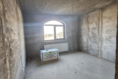 Casă individuală cu 4 camere cu Canalizare în Boțești - 11