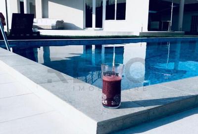 Vila de lux in Sanmartin, Beverly Hills - 1