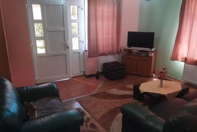 Casă cu 4 camere în Central - 2