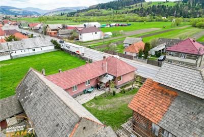 Casă cu 12 camere cu Canalizare în Central - 7