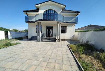 Casa noua, zona Steaua Nordului, 233 mp utili, 489 mp teren