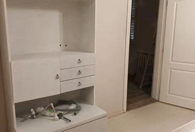 Garsonieră decomandată în Eroii Revoluției - 2