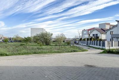 Spațiu comercial, de 700 mp, în Central - 3