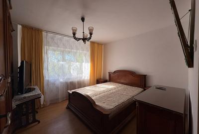 Apartament 3 camere, decomandat, 80 mp, Cartier 1 Mai, Zona Spitalul Nr. 1 - 5