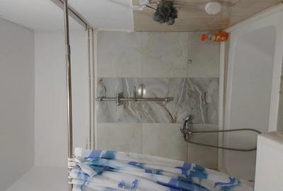 Inchiriez casa 3 camere - 5