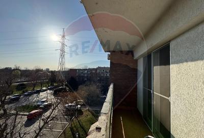 Apartament cu 3 camere semidecomandat, mobilat în Polivalentă