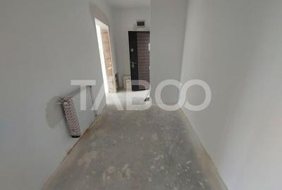 Garsoniera decomandata de vanzare 47 mpu loc parcare balcon Selimbar - 3