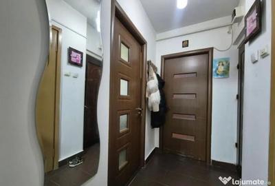 Apartament cu 3 camere semidecomandat în Central - 3