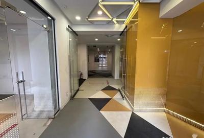 Spațiu comercial, de 111 mp, în Romană - 2