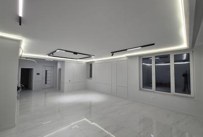 Casă cu 7 camere cu Canalizare în Central