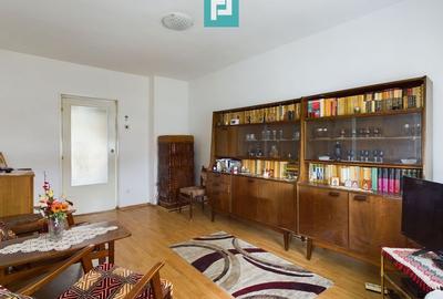 Apartament cu 3 camere decomandat în Central - 2