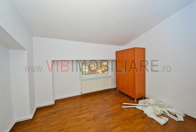 Spațiu comercial, de 500 mp, în 1 Mai - 16