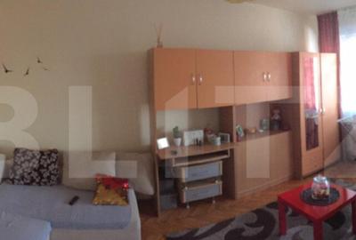 Apartament de vanzare, cu 2 camere, 54 mp, decomandat, zona